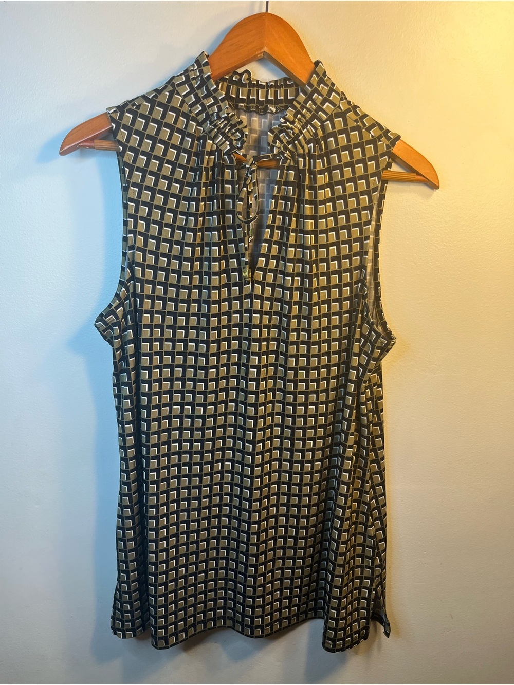 Michael Kors Sleeveless Top Geometric Print Tie-Neck in Black, Olive and Cream L